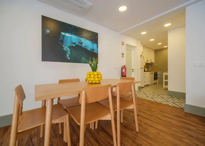 Azimute 3 - T2 Moderno Centro Historico Angra Angra do Heroísmo