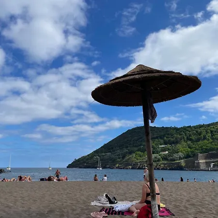 Azimute 3 - T2 Moderno Centro Historico Angra Daire *