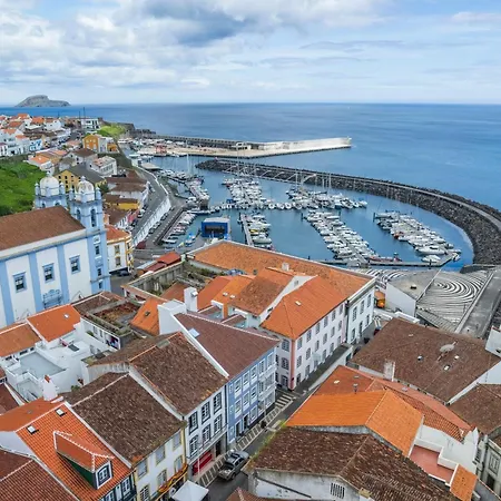 Azimute 3 - T2 Moderno Centro Historico Angra *