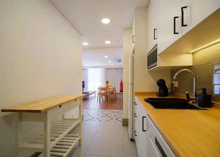 Azimute 3 - T2 Moderno Centro Historico Angra * Angra do Heroísmo