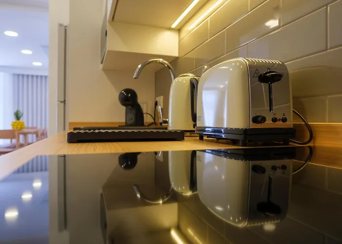 Daire Azimute 3 - T2 Moderno Centro Historico Angra Angra do Heroísmo