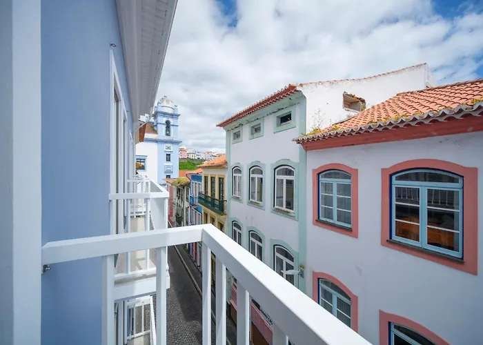 Azimute 3 - T2 Moderno Centro Historico Angra