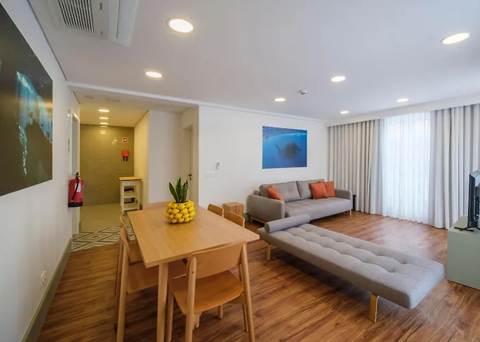 Azimute 3 - T2 Moderno Centro Historico Angra Angra do Heroísmo