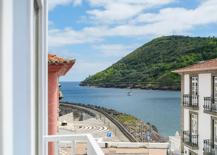 Azimute 3 - T2 Moderno Centro Historico Angra Apartament