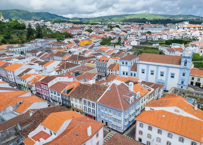 Azimute 3 - T2 Moderno Centro Historico Angra Apartament